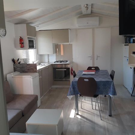Les Mobiles Homes De La Palmyre Les Mathes Bagian luar foto