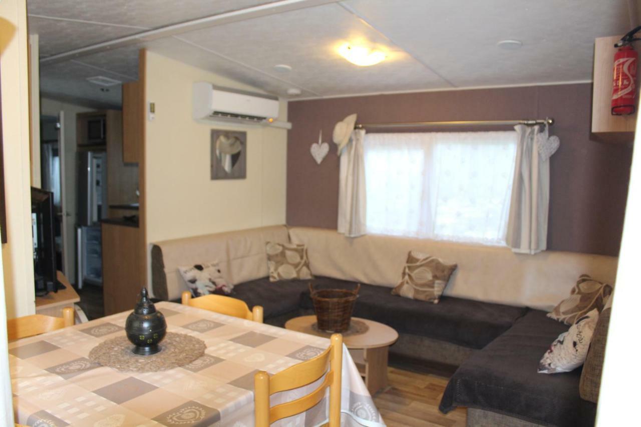 Les Mobiles Homes De La Palmyre Les Mathes Bagian luar foto